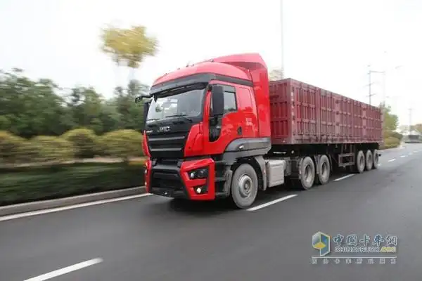 三大总成技术提升江铃威龙重卡荣获2018中国年度卡车大奖