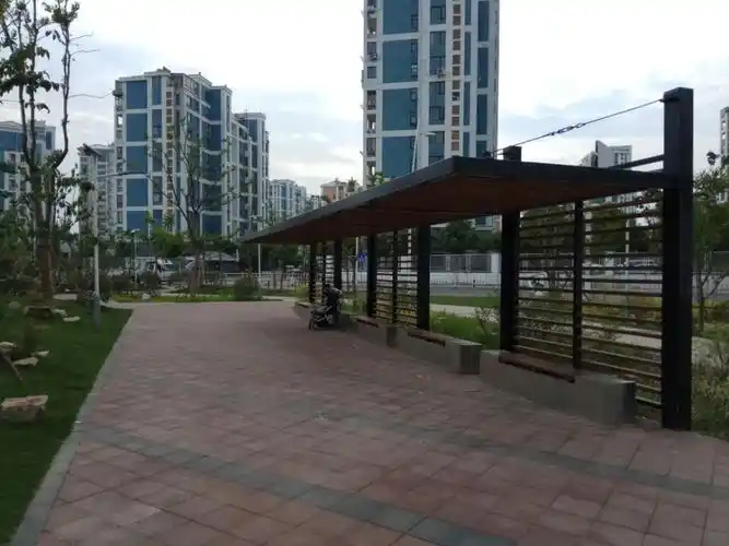 这个单臂廊架模型推敲阶段不觉的霸气,做出来之后切身感受了一下,空间