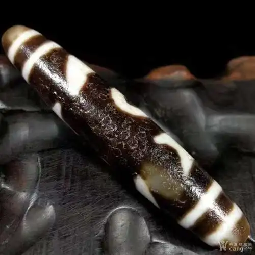 一枚藏传回流日月星纹老天珠