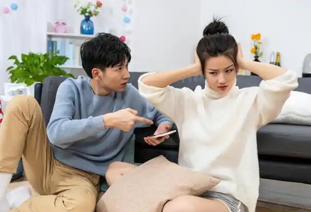 王鹏有所察觉了,他委婉的提醒道:"我们已经结婚了,郭强毕竟是个男人