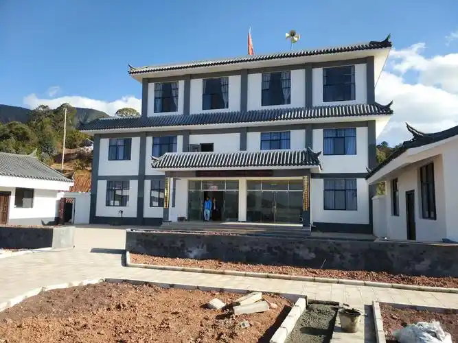 新建的宜安拉村委会办公楼!