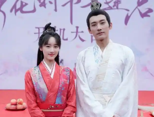 落花时节又逢君首发剧照袁冰妍刘学义cp感强惊艳全场