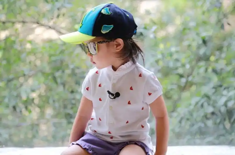 贾乃亮爱女潮装出镜 馨爷酷劲十足霸气外露[高清大图] (14/16)