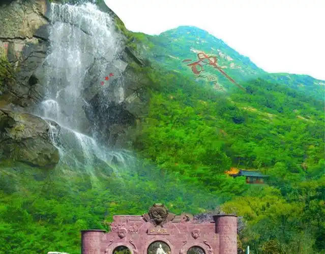 1 / 13 花果山景区位于连云港市南云台山中麓,是国家5a级云台山风景