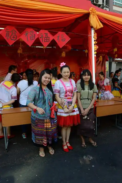 回眸:2017年缅甸仰光华人欢度春节(四)金鸡报喜 华缅同庆《转载自缅华