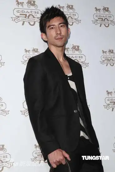 图文:众星出席品牌潮流派对--修杰楷