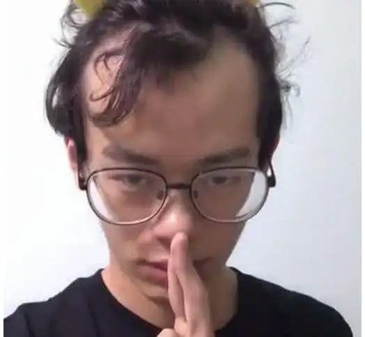 95后油腻秃头小哥化妆前百万网友嫌弃化妆后惊艳全场