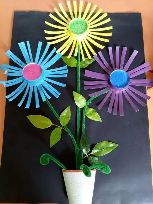 信丰县大桥镇幼儿园苗苗一班"小小废旧物 变身大改造"亲子手工制作