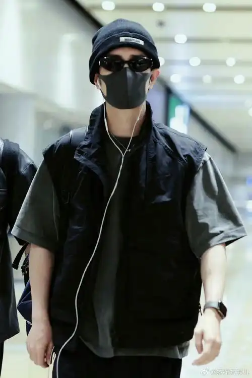 肖战##肖战北京机场图