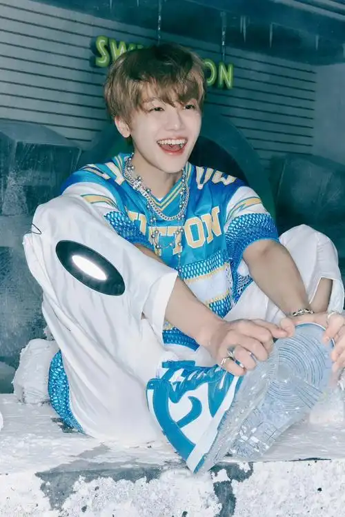 求图 有没有nct罗渽民的神图 来吧球球各位姐妹拿图砸死我?