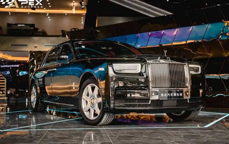 宾利飞驰vs劳斯莱斯幻影哪款豪华车更胜一筹