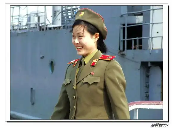 朝鲜的女兵,各个都很漂亮_美女