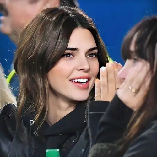 给kendall激情发贴内含多美图