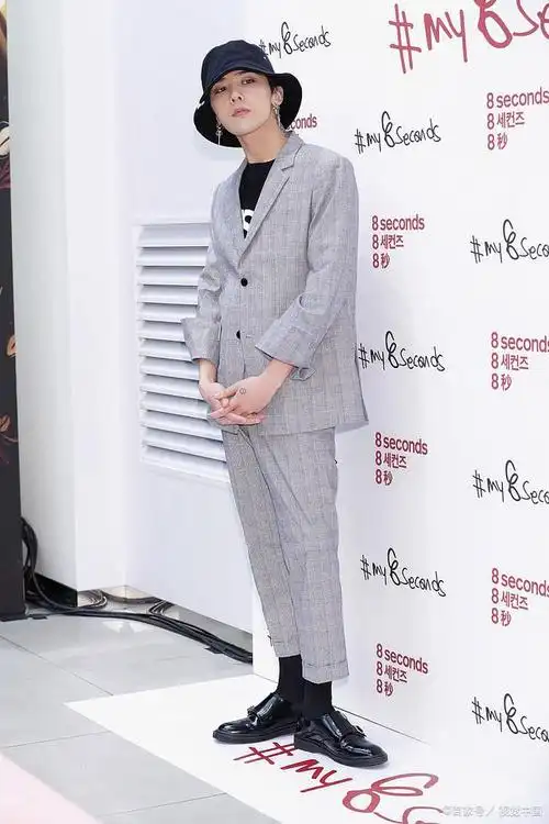 警方怀疑权志龙全身脱毛的用意,再进行头发,指甲检测