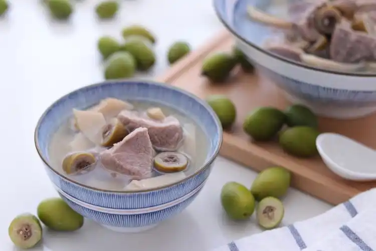 青橄榄煲响螺老火汤