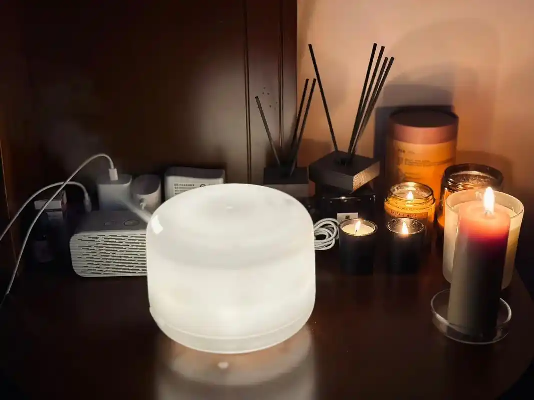 有电影推荐吗.#一屋暗灯 #孤独氛围感 #香薰蜡烛 #生活美 - 抖音