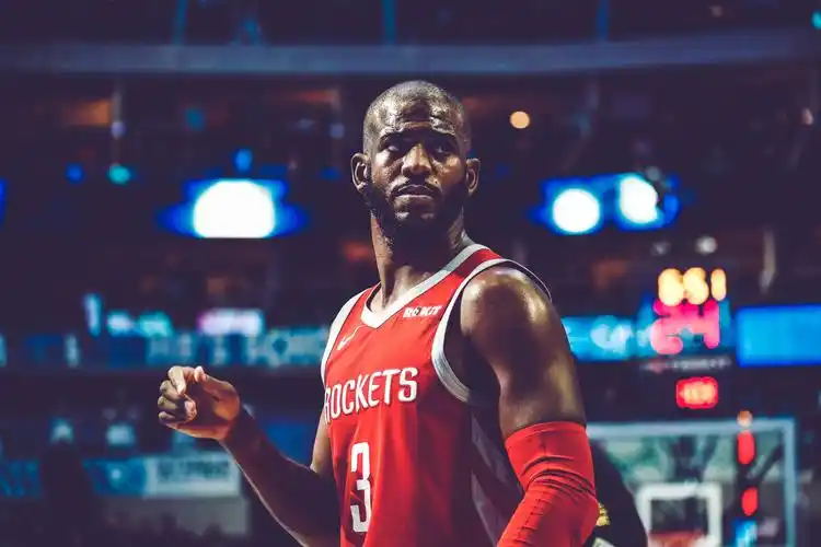 后卫 克里斯·保罗得到23分,2篮板,8助攻,1抢断 效率值-3