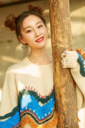 的人物形象,还是贴合人物设定的越剧表演,都呈现出了演员的专业素养