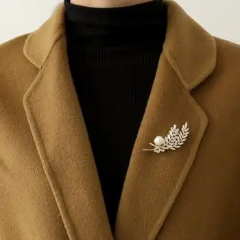 饰呀羽毛珍珠胸针女in潮个性百搭大气毛大衣别针领口装七夕情人节 色