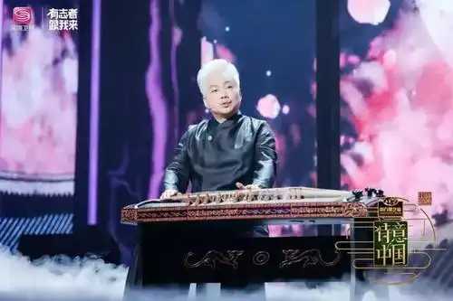 国乐大师方锦龙弹琵琶,张晓龙跳惊鸿舞,我天!这节目仙气