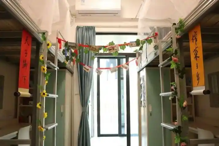 优中择优经过层层考验最美宿舍二,装扮"室"界,点亮生活相互帮助的友谊