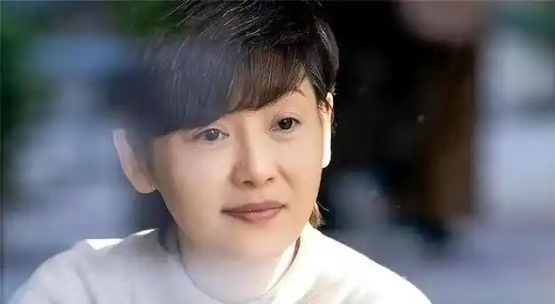 容忍丈夫找小三屡遭背叛不离婚如今看来徐帆有的不止是手段