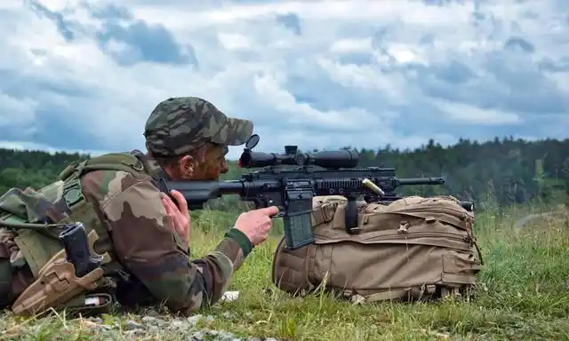 法国狙击手换装hk417步枪 取代旧式栓动型号 训练水平决定战斗力_网易