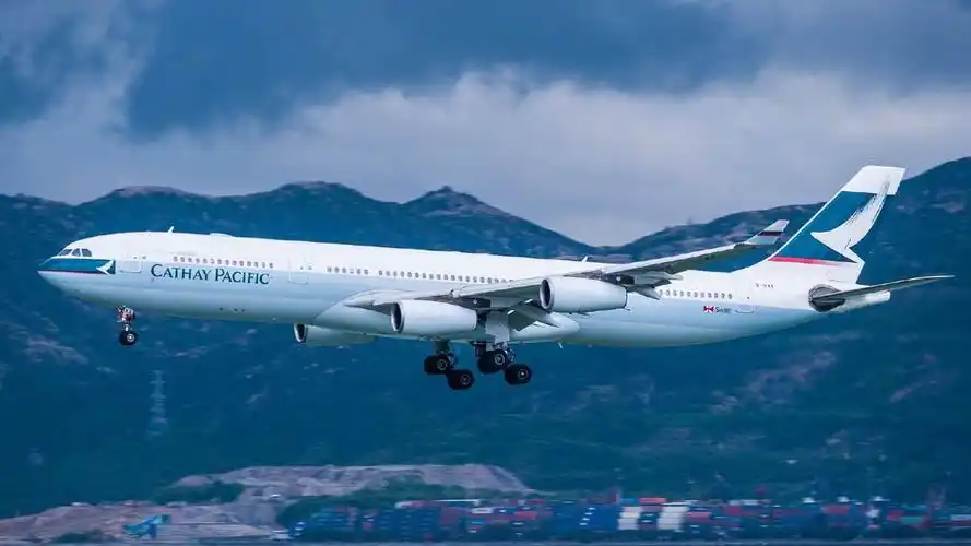 空中客车a340是一种由欧洲空中客车公司制造的四发动机远程双过道宽体