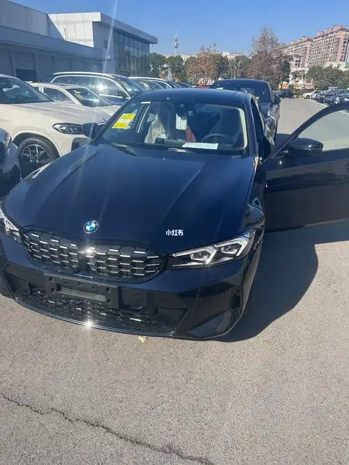 宝马3系325li耀夜