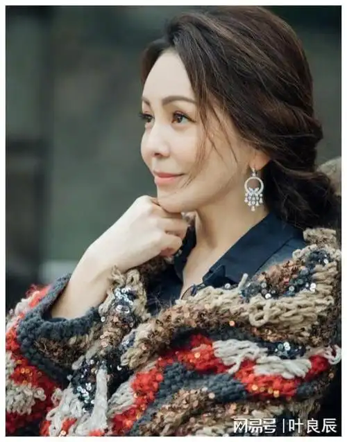 谁也想不到,内娱舞台最后的尊严,居然是54岁的王琳给的|周杰|方瑜|雪