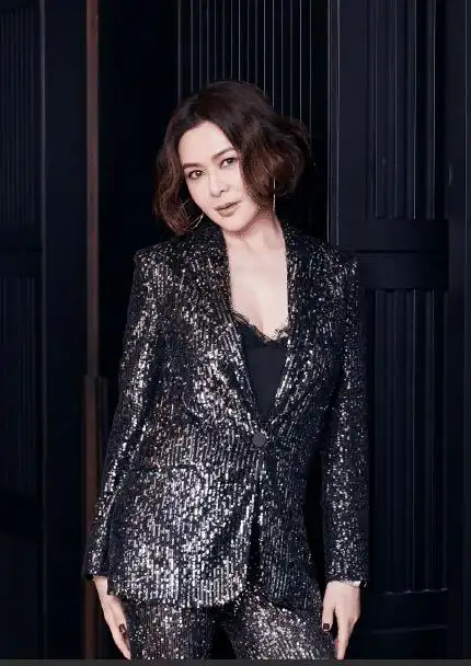 看看这组照片,1个动作就让人着迷!|关之琳|大尺度|女明星_新浪新闻