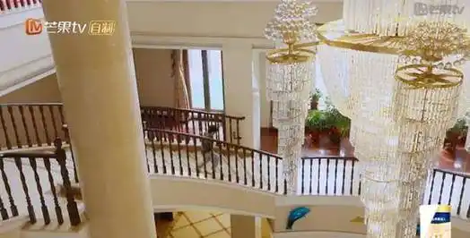 原创黄圣依和杨子的家堪比缩小版的皇宫有钱人的快乐难以想象
