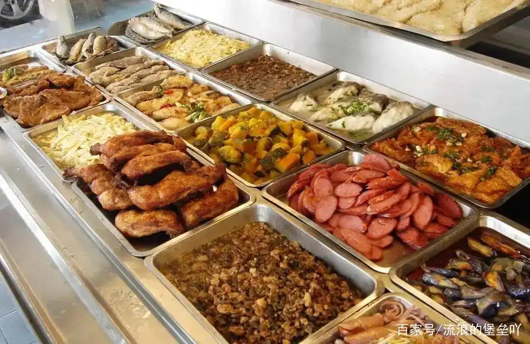 东北学校的"食堂饭菜",一份12块钱,这伙食什么水平?