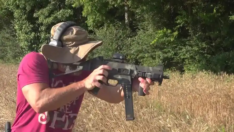 hkump45冲锋枪,靶场实弹射击测试,可单发,连发,可靠性高