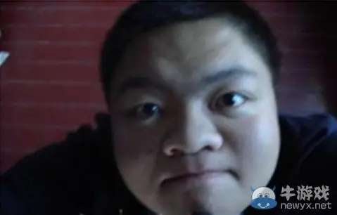 《lol》小智本人照片 小智真实照片最新版本