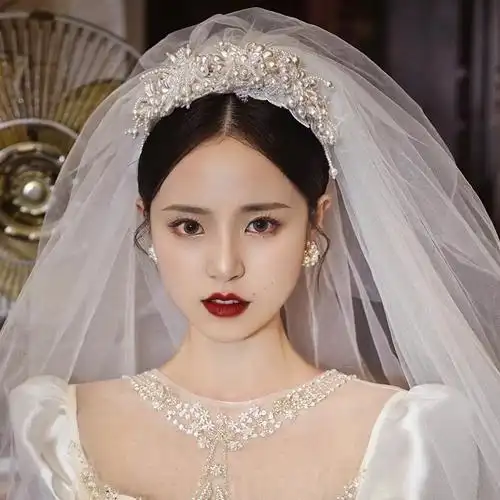 时尚婚礼新娘跟妆礼服旅拍花朵珍珠发箍头饰发饰