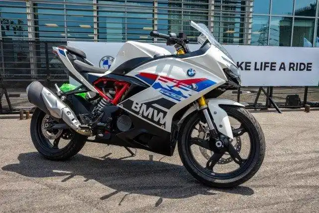 宝马g310rr正式发布,还有竖屏仪表