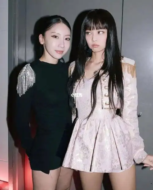 jennieins更新富江妮