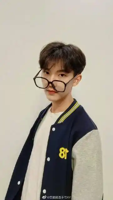 吴玄烨[超话]# 你大抵就是那陈年清酿,那.