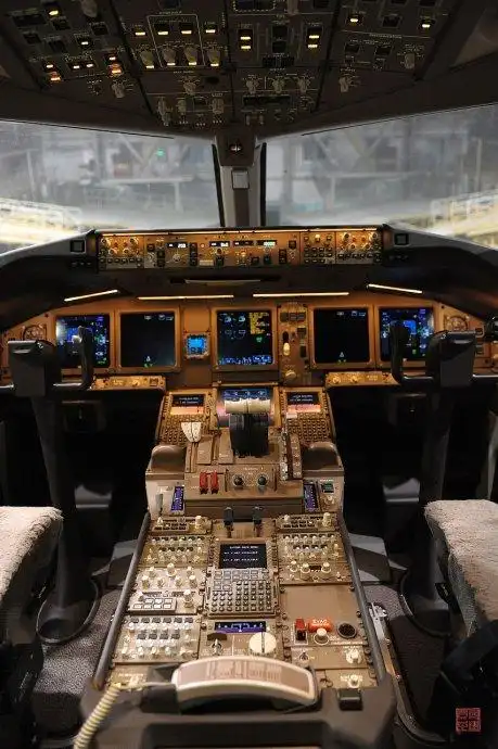 驾驶舱这么多功能让人眼花缭乱国航的客机中首次备有吧台公务舱公务舱