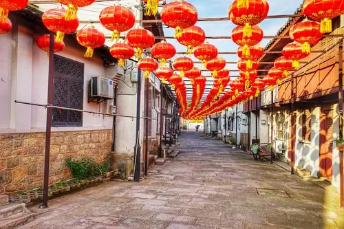 地离舟山本岛也很远但是这东沙古镇可是舟山历史上著名的繁华商埠也是