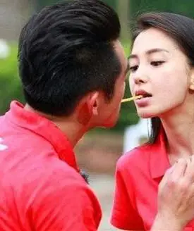 热巴和baby关系好不好郑凯亲baby胸接吻照片