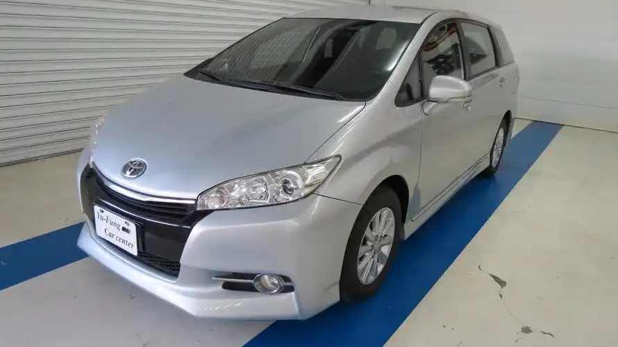 toyota 2014 wish 轿式7人座休旅车 2.0银