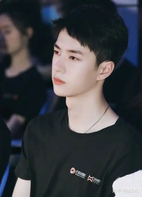 你见过哪些王一博惊艳到你的照片?