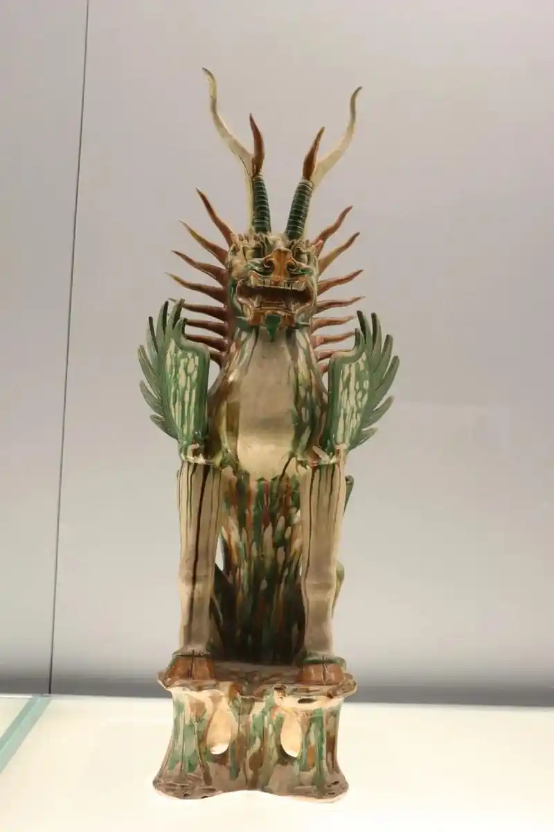 唐三彩.#唐三彩 #唐代 #陶瓷 #珍贵文物 #上海博物馆 - 抖音