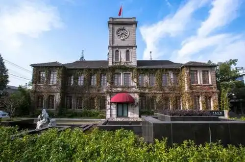 大中华纱厂,至今完整保留着自1919年建厂以来不同时期的厂房和建筑物