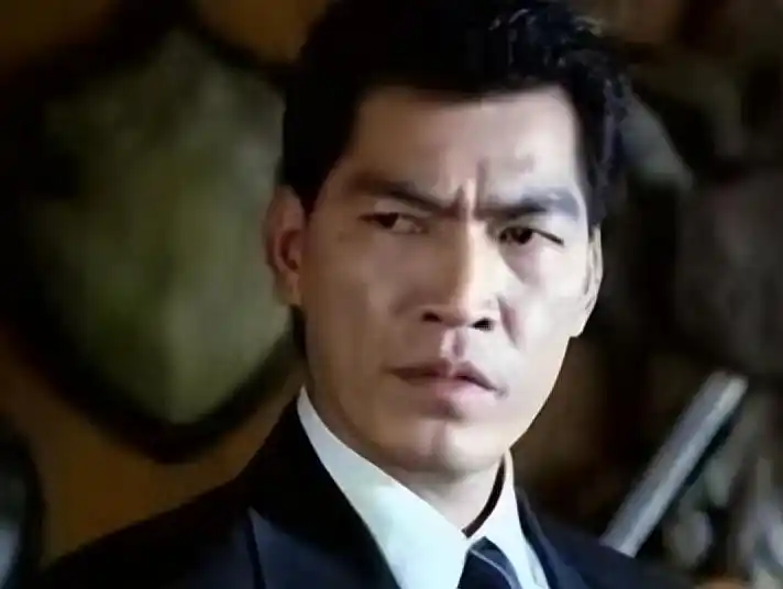 成奎安患癌离世13年后,大房冯月华的报复,让二房有苦难言!