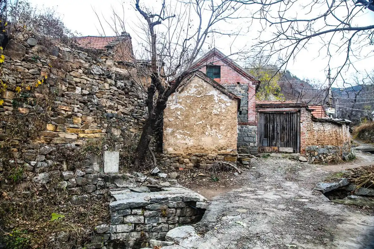 乡愁:济南一个贫穷的山村,却守候着一山的美景