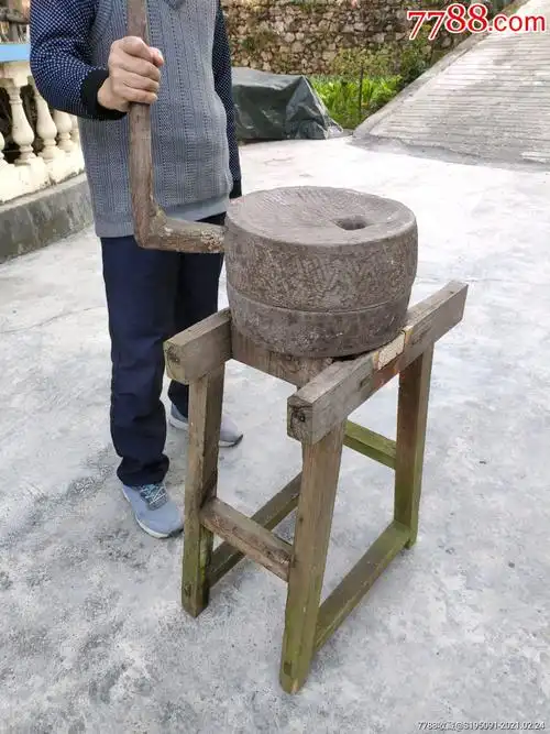 老石磨带木架一套民俗老物件