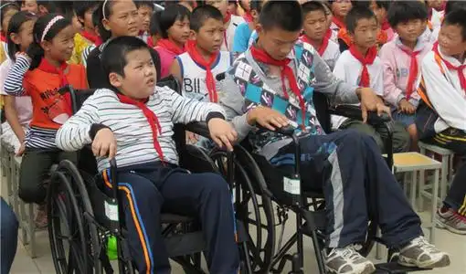 教育部:优先安排残疾儿童少年入学 多举措提升随班就读水平